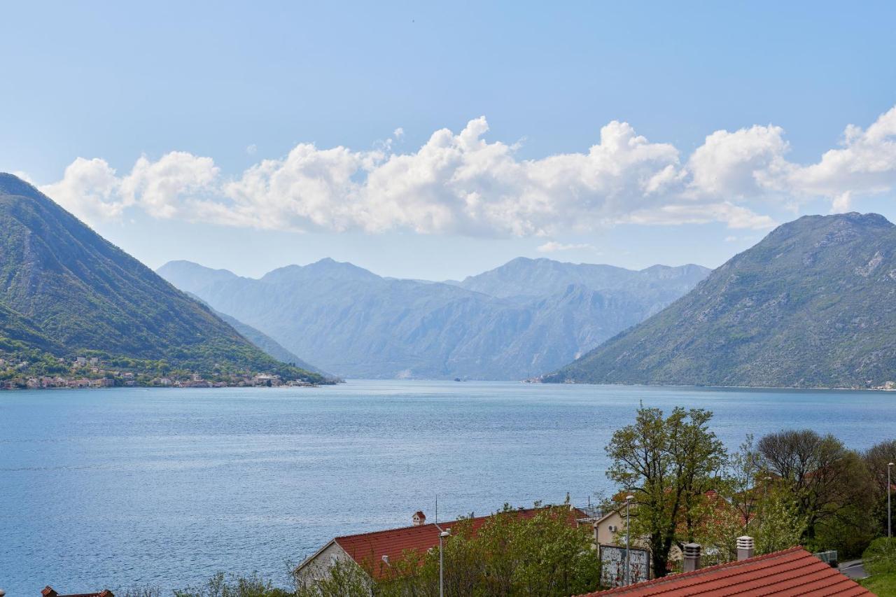 Apartment Noa With Sea View Kotor Eksteriør billede