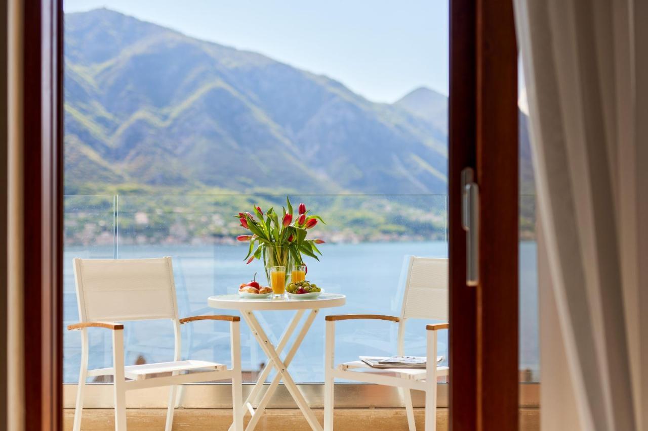 Apartment Noa With Sea View Kotor Eksteriør billede